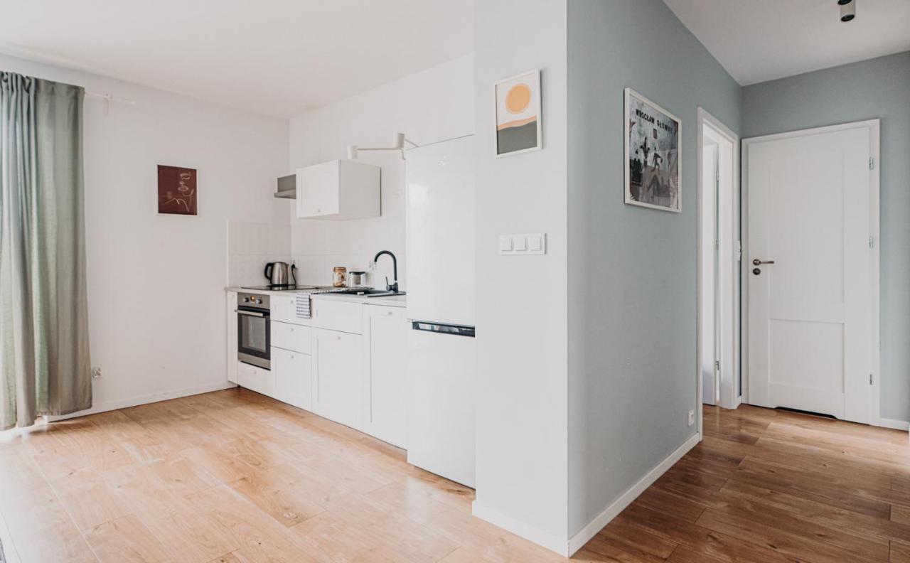 Polaka Apartment ~ Self Check-In 24 ~ Car Park ~Lift Breslavia Esterno foto