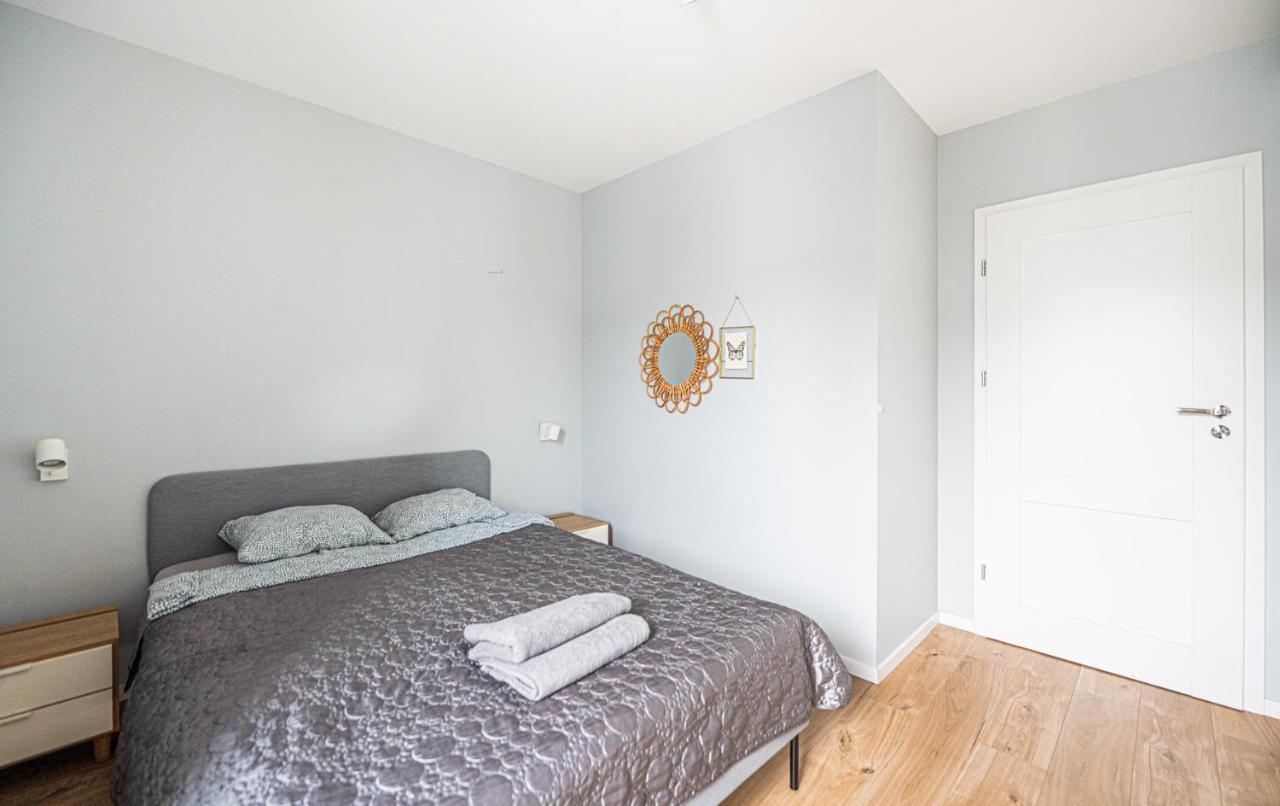 Polaka Apartment ~ Self Check-In 24 ~ Car Park ~Lift Breslavia Esterno foto